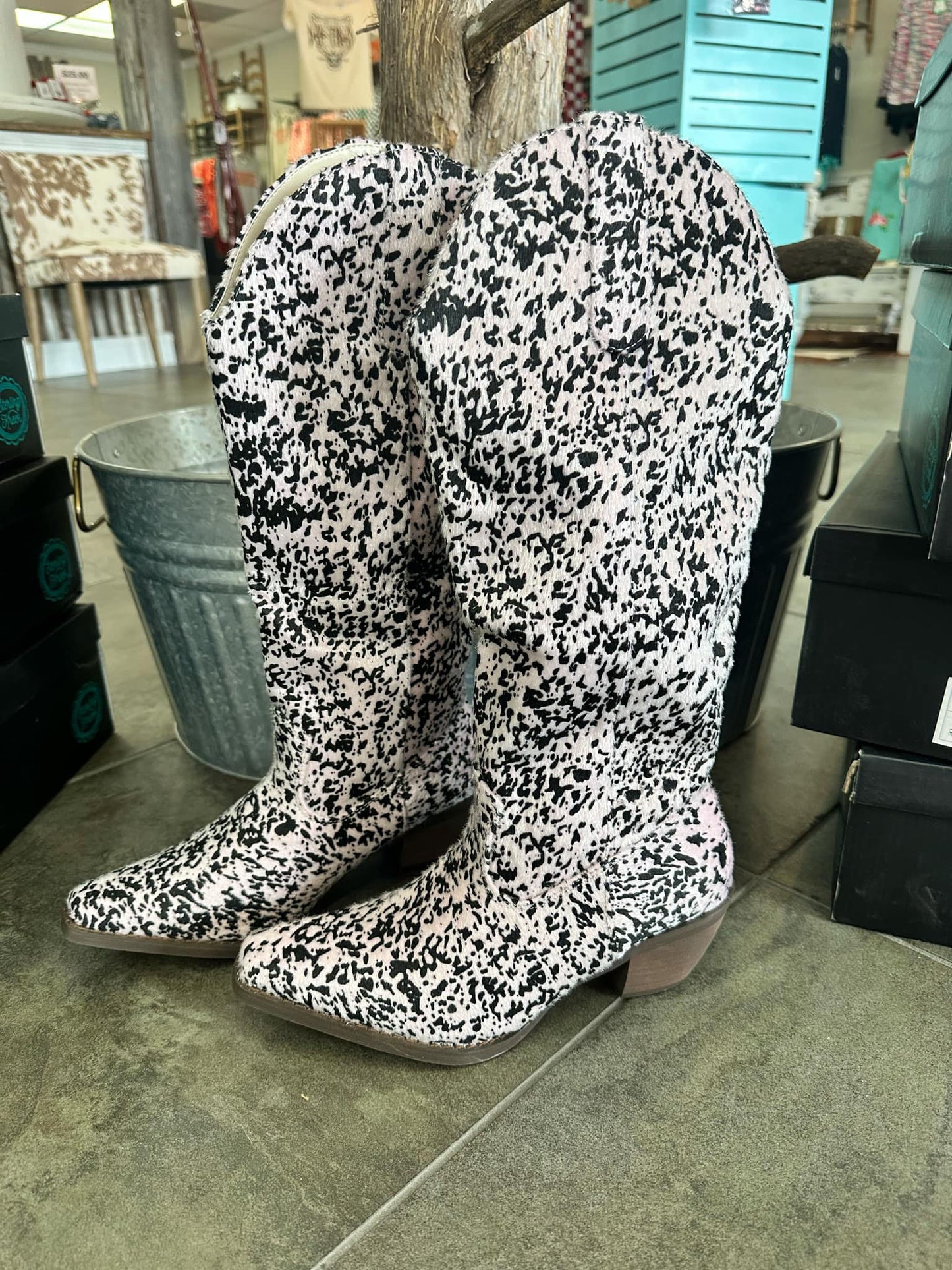 Round Em Up Boots Size 9
